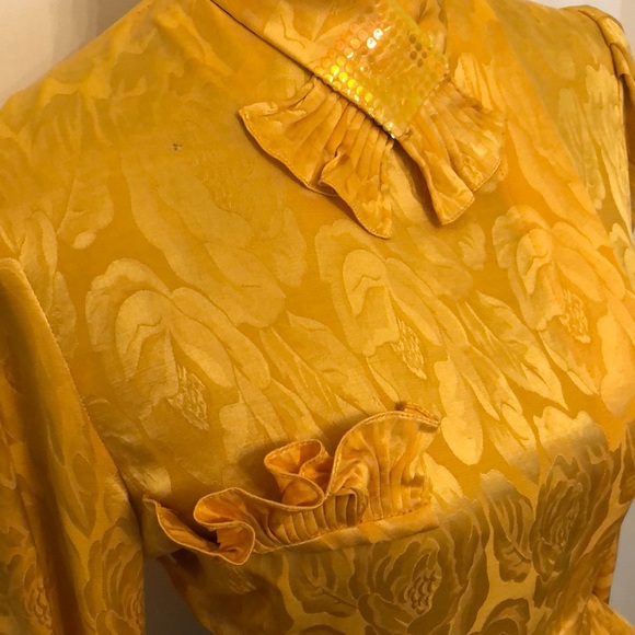 🎉HP🎉Nina Ricci vintage gold blouse - Picture 3 of 7